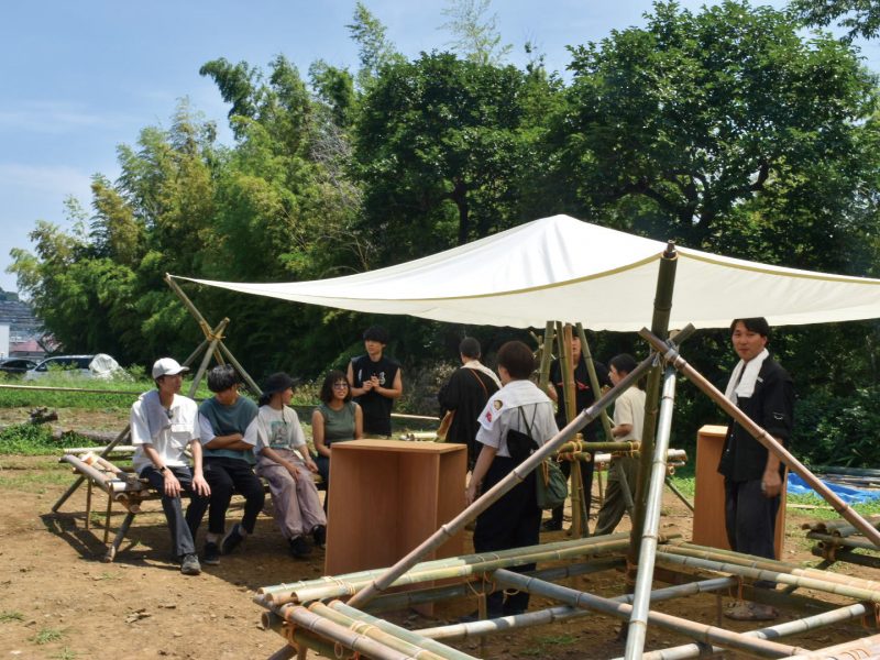 54_屋根付き竹ベンチ