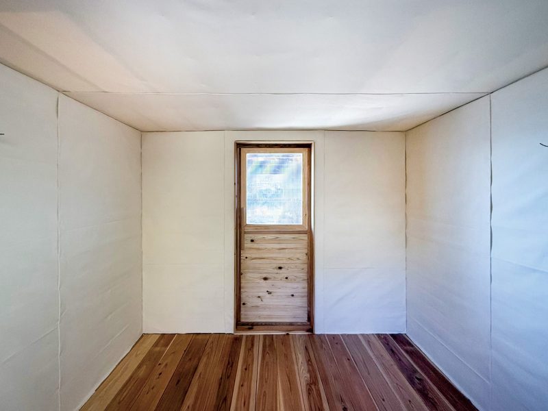 断熱部屋を東側から見る